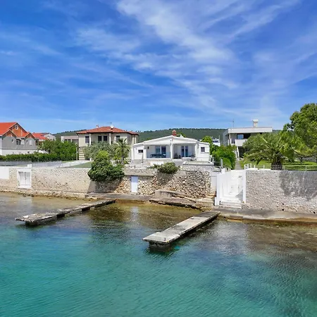 Pisacic Holiday home *