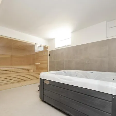 Pisacic Holiday home *